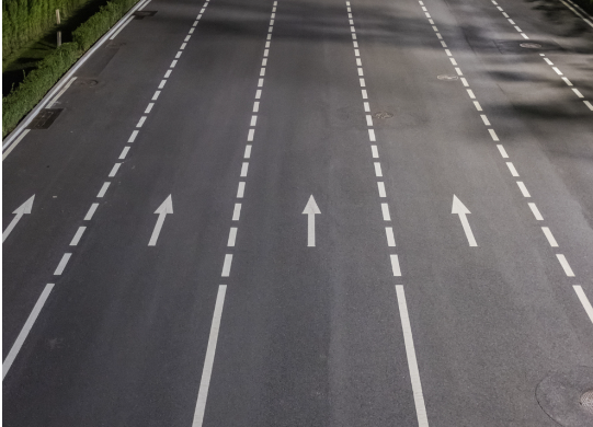 出行提示_緊閉車門防風沙_大風天氣安全駕車
