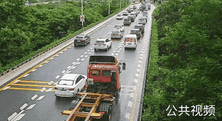 雨天駕車(chē)出行安全指南_出行提示_運(yùn)城暴雨天氣交通安全提示
