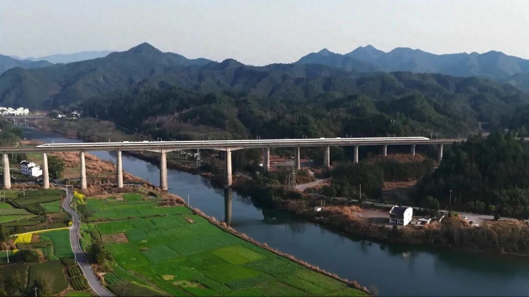 出行提示_高速行車安全提示_國(guó)慶中秋返程鐵路客流量