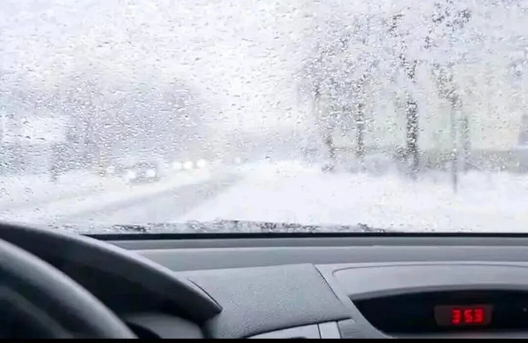 雪天駕駛安全技巧_出行提示_駕車出行前的車輛準備