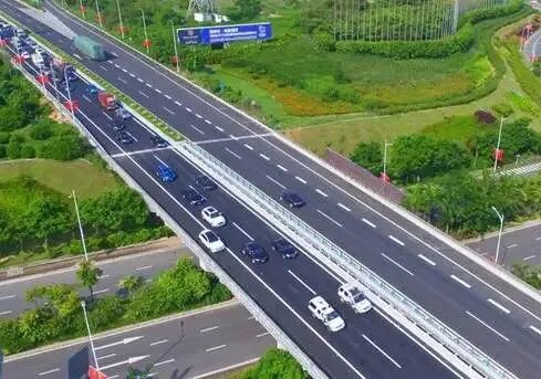 出行提示_霧天行車安全常識(shí)_低能見(jiàn)度行車技巧