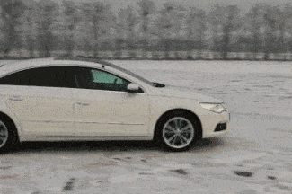 降雪天氣開車注意事項_出行提示_雪地行車安全技巧