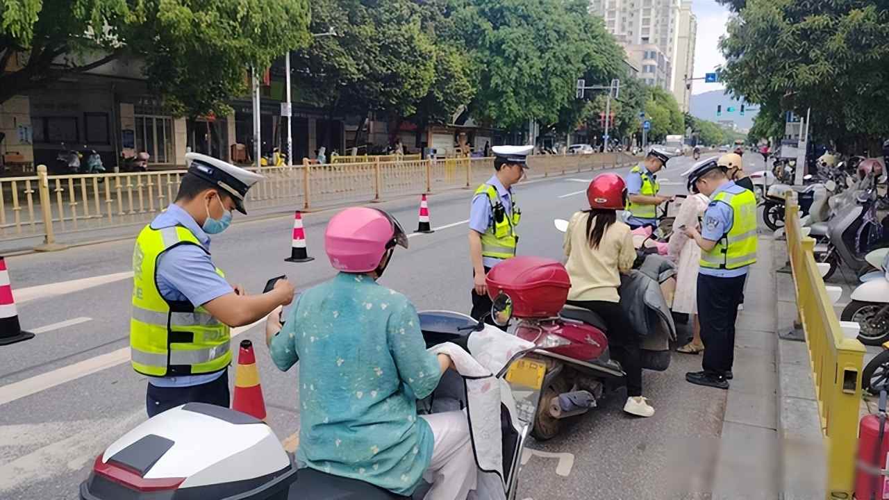 限行_電動車新規(guī)_超標(biāo)車處罰