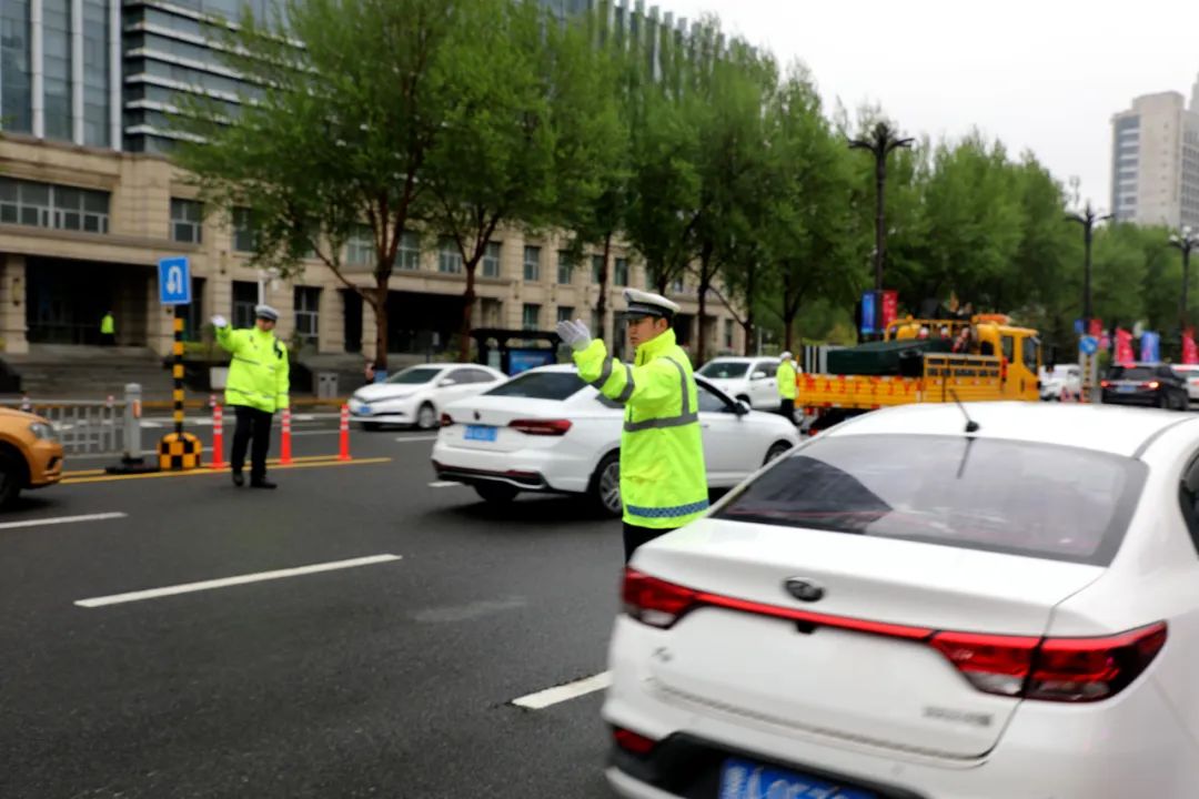 哈爾濱大風(fēng)天氣交通安全_出行提示_哈爾濱陣雨天氣出行提示