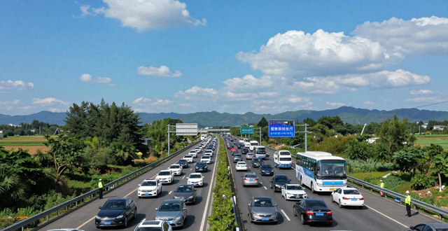 自駕出行人數(shù)預(yù)測_2025國慶中秋假期交通出行情況_出行提示